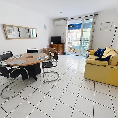 2 Bedroom Pradignac 305 Apartment *