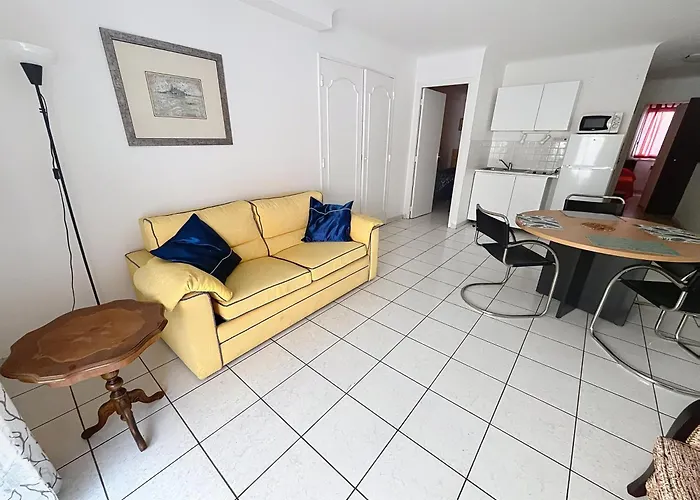 2 Bedroom Pradignac 305 Cannes