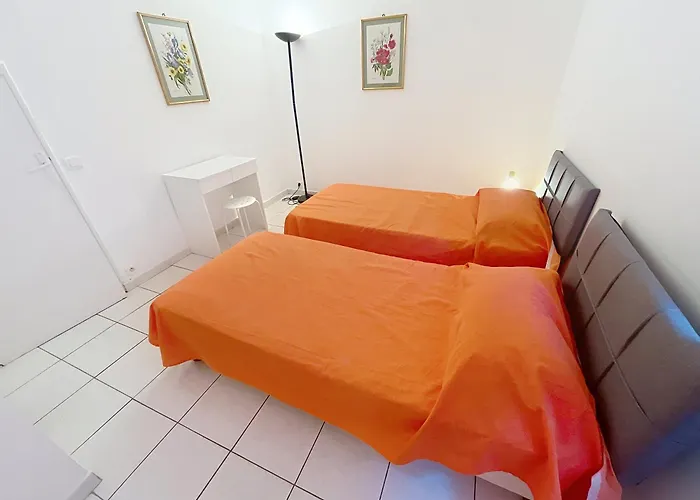 2 Bedroom Pradignac 305 Apartment