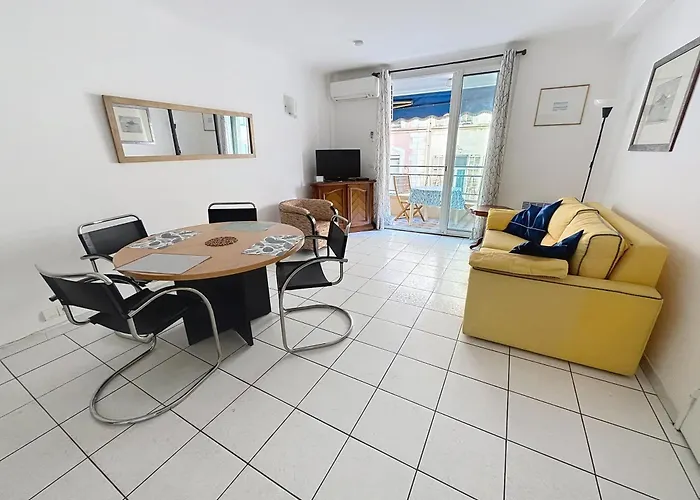 2 Bedroom Pradignac 305 Apartment *